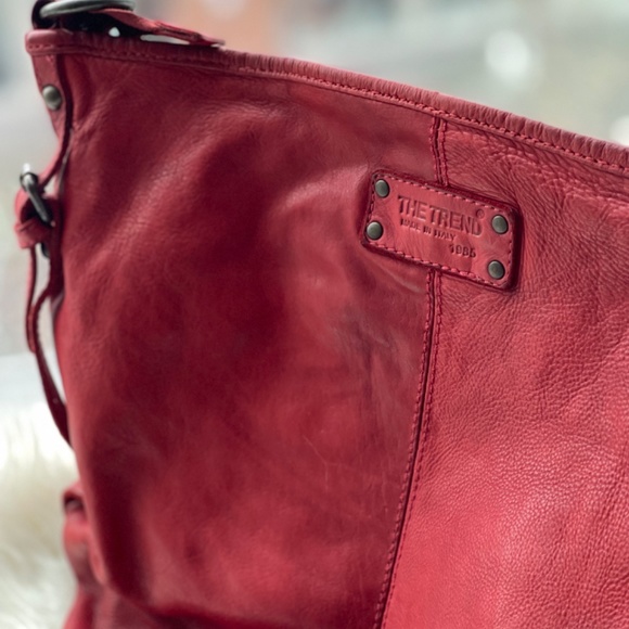 Red “The Trend” Leather Crossbody Purse - Picture 2 of 5